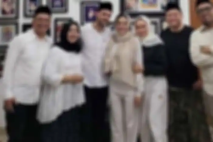 Pacar Nikita Mirzani, Antonio Dedola mualaf.