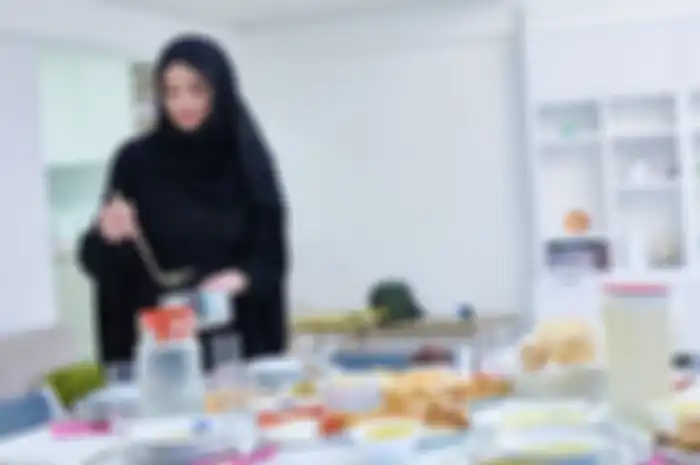 Menu makanan sahur yang sebaiknya dihindari agar puasa ramadhan 2023 lancar 