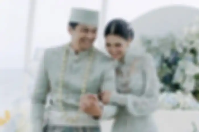 Potret pernikahan Deva Mahenra dan Mikha Tambayong