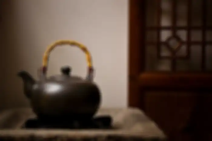 Tips hidup: cara mengatasi teko yang gosong.