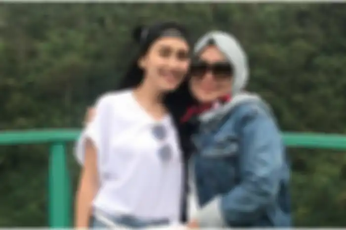 Umi Kalsum komentari kedekatan Ayu Ting Ting dan Boy William