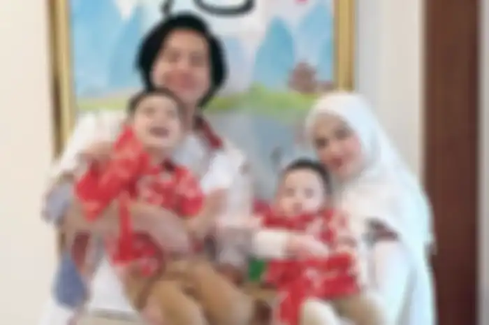 Artis Roger Danuarta menceritakan pengalaman pahitnya mempekerjakan babysitter yang tega memberikan makanan basi hingga menjepitkan tangan sang anak di mobil mainan.