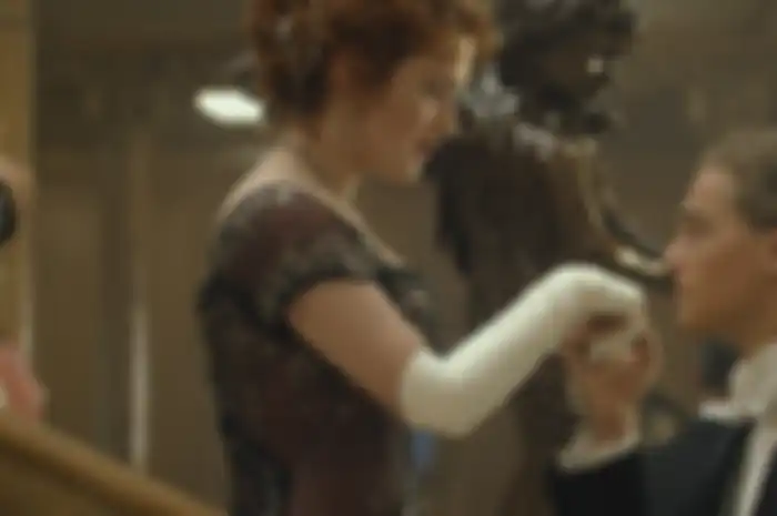 (L-R): Kate Winslet as Rose and Leonardo DiCaprio as Jack in Titanic.