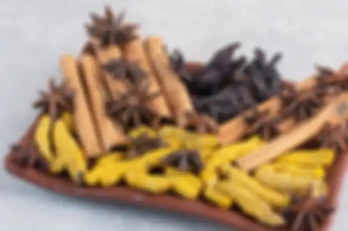 Ilustrasi bahan alami yang selalu ada di dapur ini dapat dijadikan sebagai obat herbal yang ampuh mengatasi gejala sakit maag