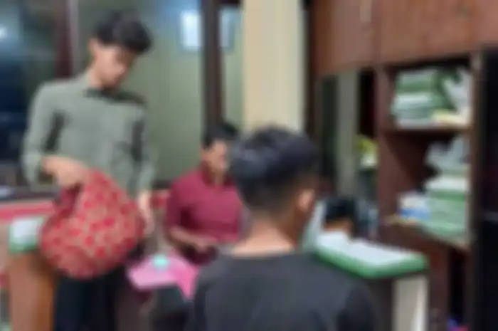Pemuda 23 tahun di Tasikmalaya ditangkap polisi karena lakukan aksi tak senonoh di depan cewek-cewek cantik