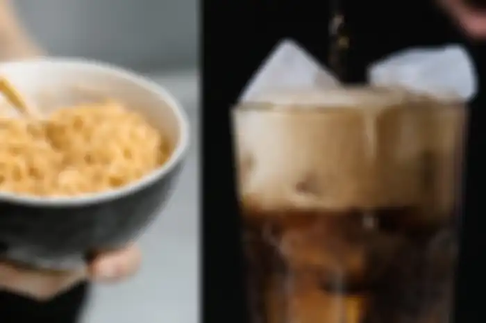 Bahaya konsumsi mi instan dan minuman bersoda dalam waktu bersamaan.