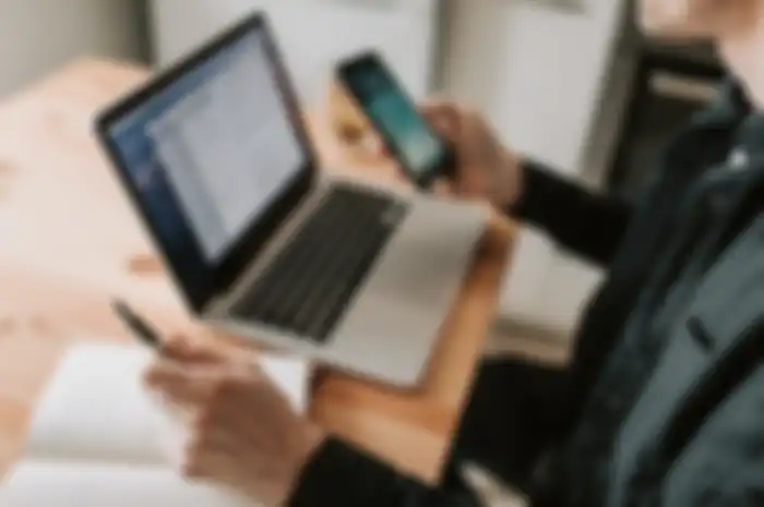 Cara Cek Pinjol Legal Terdaftar OJK melalui WhatsApp