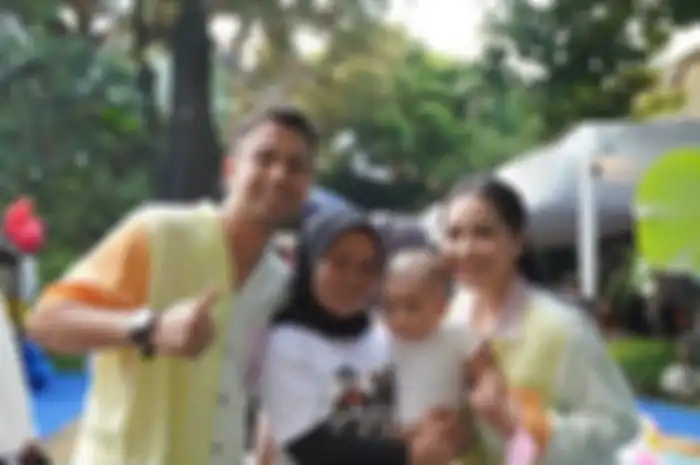 Sus Rini bersama Raffi Ahmad, Rayyanza dan Nagita Slavina