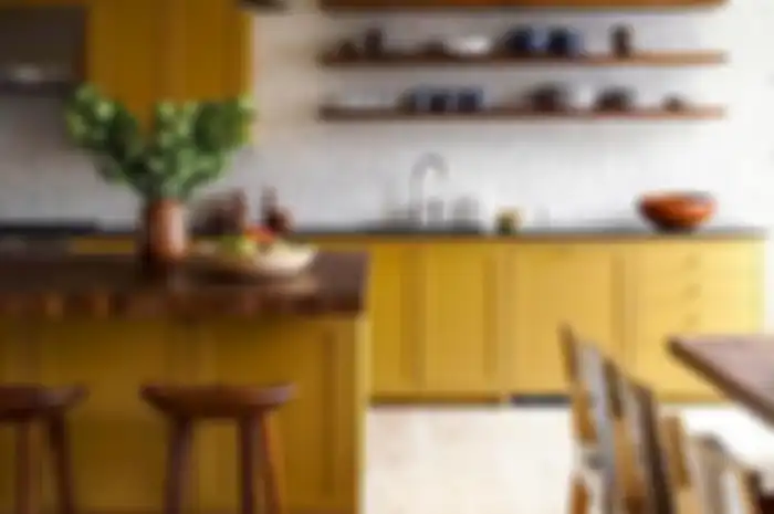 dapur minimalis warna kuning mentega   