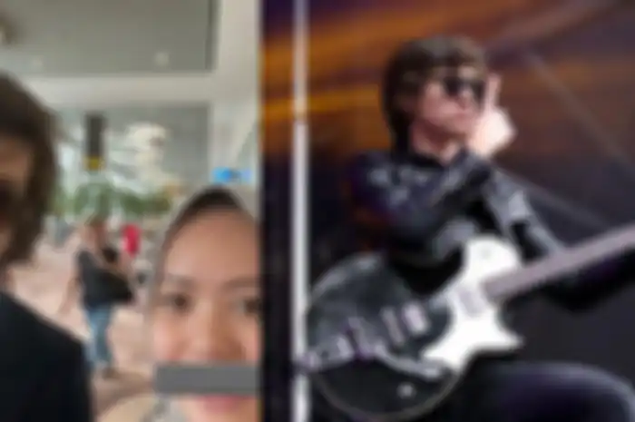 Carita fans Arctic Monkeys asal Indonesia saat bertemu Alex Turner di bandara, sikapnya saat ladeni fans minta selfie bikin kagum