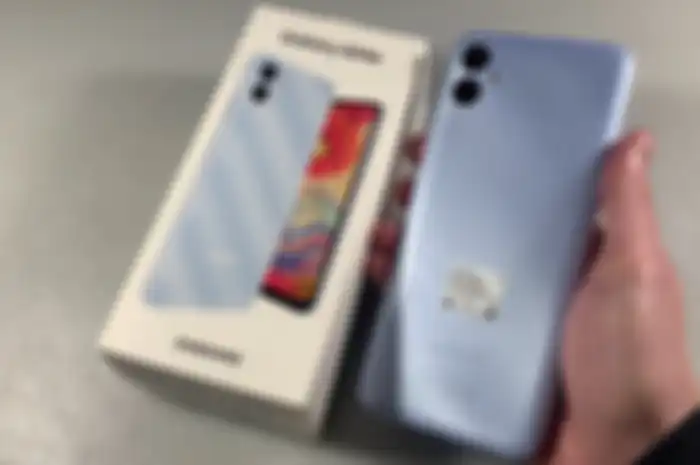 Samsung Galaxy A04e varian RAM 3/64GB
