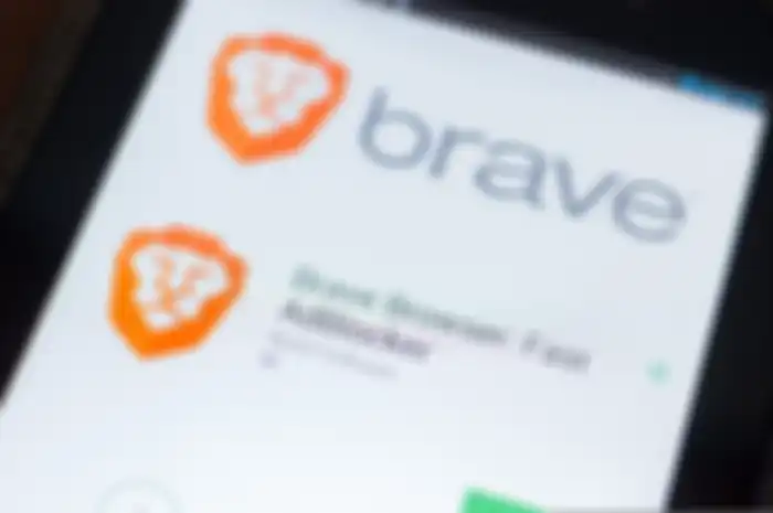 Aplikasi Brave browser yang kini menghadirkan aplikasi Summarizer untuk kesimpulan pencarian otomatis. 
