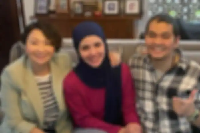 Aldila Jelita klarifikasi di depan Indy Barends usai dituding tilep duit transferan Raffi Ahmad untuk Indra Bekti.