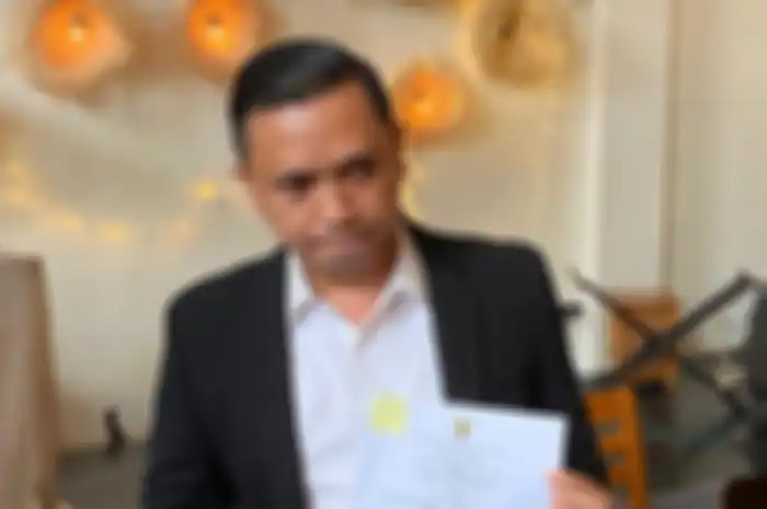 Tim kuasa hukum Richard Eliezer Pudihang Lumiu atau Bharada E, Ronny Talapessy saat Grid.ID jumpai dikawasan Jakarta Selatan, Jumat (10/3/2023)