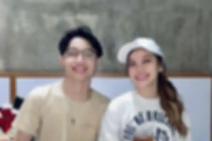 Kiesha Alvaro pacaran dengan mantan Jordi Onsu, Frislly Herlind.