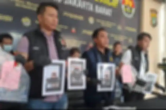 2 wanita doyan meliuk-liukan tubuhnya saat live, raup cuan menggiurkan