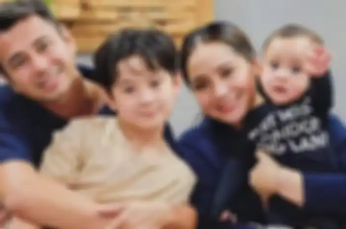 Rafathar bersama Raffi Ahmad, Nagita Slavina, dan Rayyanza