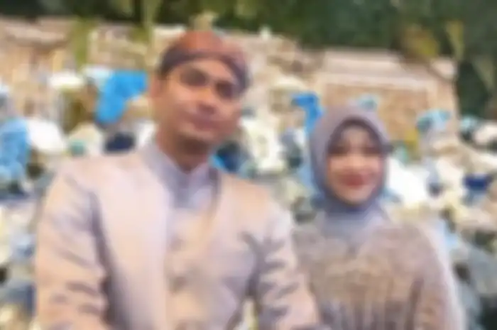 Ria Ricis dan Teuku Ryan menggelar tedak siten Cut Raifa Aramoana di kawasan Pondok Ranji, Tangerang Selatan, Minggu (19/3/2023).