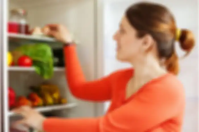 7 Makanan yang Sebaiknya Tidak Disimpan dalam Lemari Es