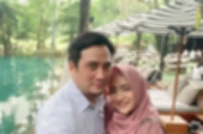 Tengku Firmansyah dan Cindy Fatikasari