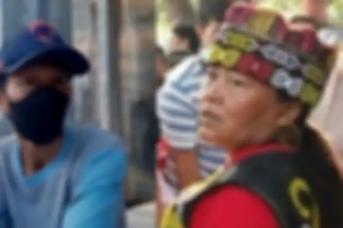 Sosok Asli Ida Dayak (kanan) di mata Ketua RT 03 Pasir Belengkong Hulyatil Fikri (kiri) 