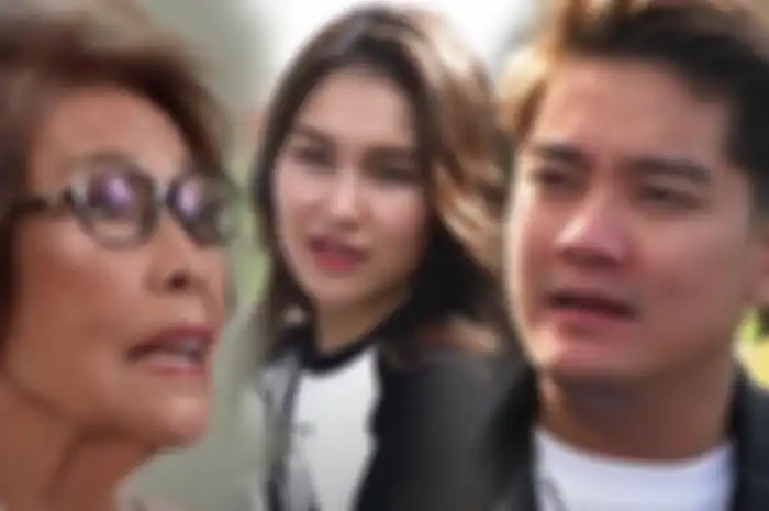 Oma Lazuardi (kiri), Ayu Ting Ting (tengah), Boy William (kanan).