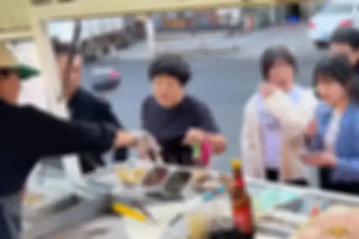 Dikira Jajanan Korea, YouTuber Shanty Jualan Jajanan Indonesia di China Pakai Food Truck, Tiap Hari Ganti Menu 