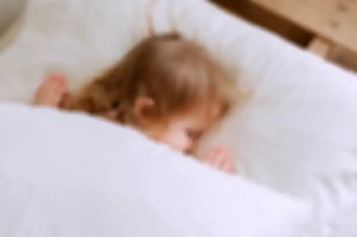 Banyak manfaat untuk buah hatinya, ada beberapa cara melakukan sleep training yang perlu diperhatikan oleh para orang tua.