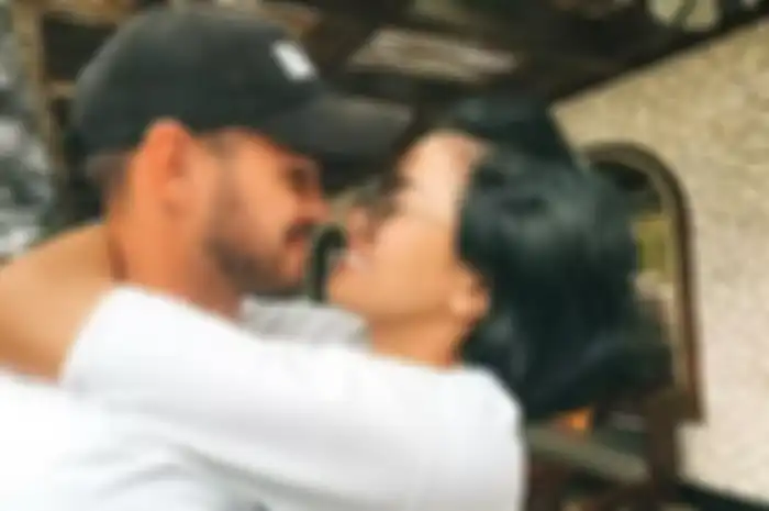  Nikita Mirzani dan Antonio Dedola
