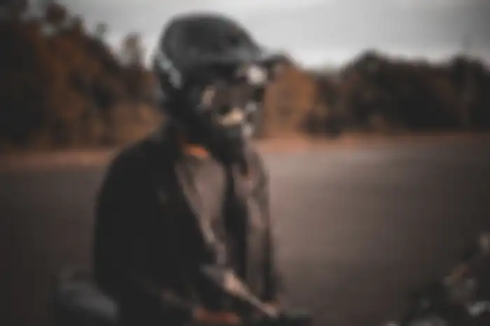 Berikut ini adalah empat tips untuk merawat helm agar tetap bersih, bebas dari bau, dan terjaga kebersihannya.