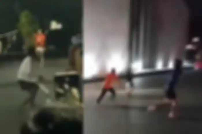 Warga resah melihat dua kelompok remaja tawuran setiap malam, bawa senjata tajam hingga merusak rumah warga.