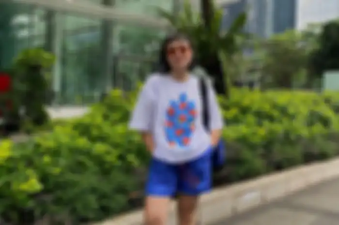 Ide outfit santai pakai celana pendek buat OOTD
