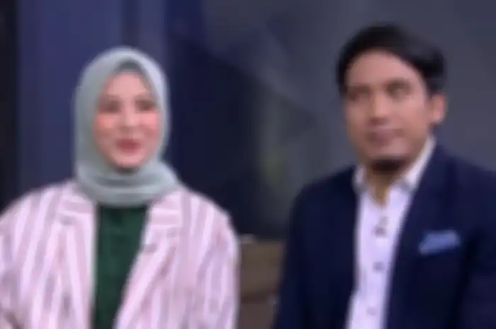 Momen Desta dan Natasha Rizki dalam sebuah acara