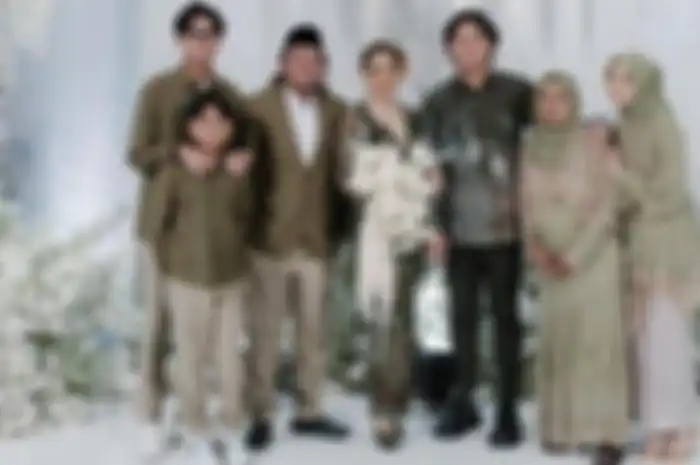 Rizky Febian dan Mahalini Raharja resmi bertunangan pada Minggu (7/5/2023).