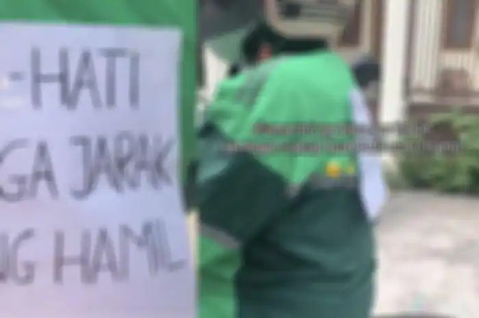 Viral ibu hamil jadi driver ojek online 