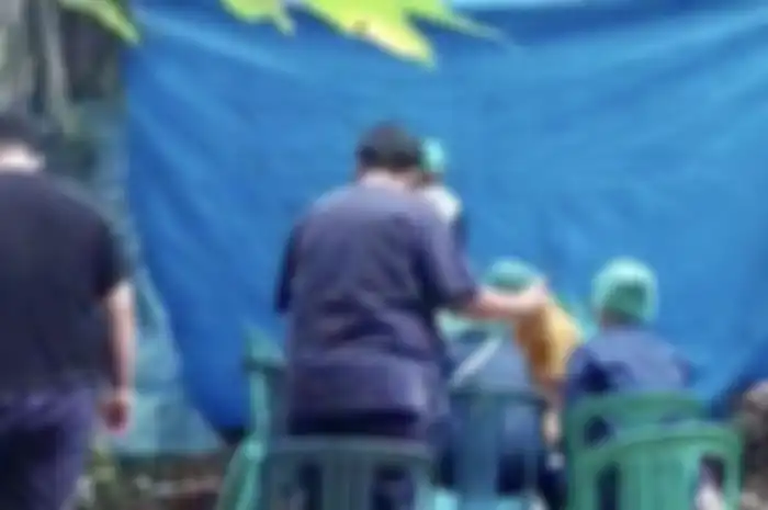 Proses ekshumasi dan otopsi jenazah siswa SMK di Lampung Tengah yang diduga tewas akibat dianiaya, Kamis (8/6/2023). 