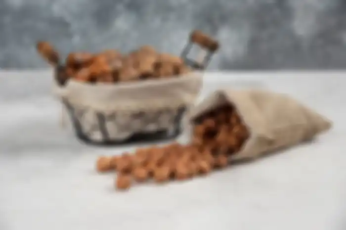 Kacang hazelnut memiliki berbagai manfaat bagi kesehatan.