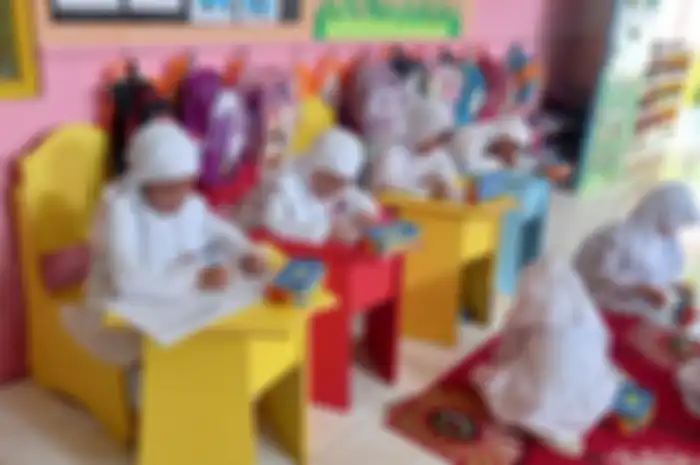 Cara mengatasi anak rewel saat pertama kali masuk sekolah