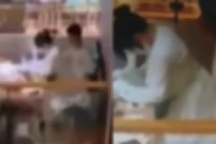Sepasang remaja diduga berbuat asusila di toko buku.