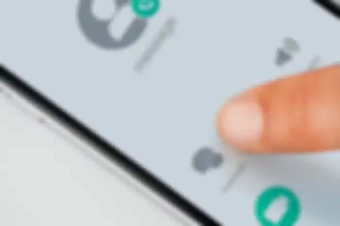 Ilustrasi cara melihat riwayat chat WhatsApp yang sudah dihapus.