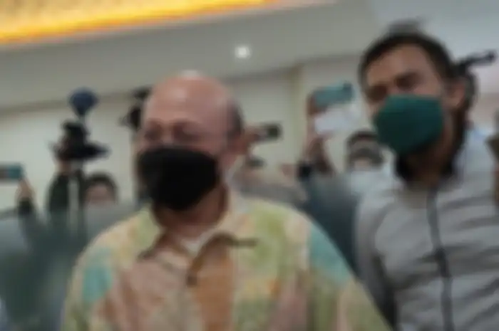 Motivator Mario Teguh saat mendatangi Gedung Bareskrim Polri, Jakarta, Kamis (10/11/2022) terkait kasus penipuan berkedok robot trading aplikasi Net89