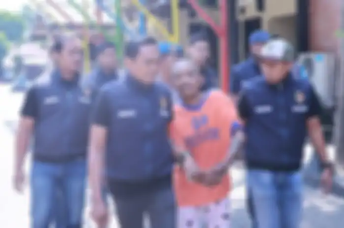 Suprapto (53), ayah yang tega membunuh sang anak kandung lantaran sakit hati.