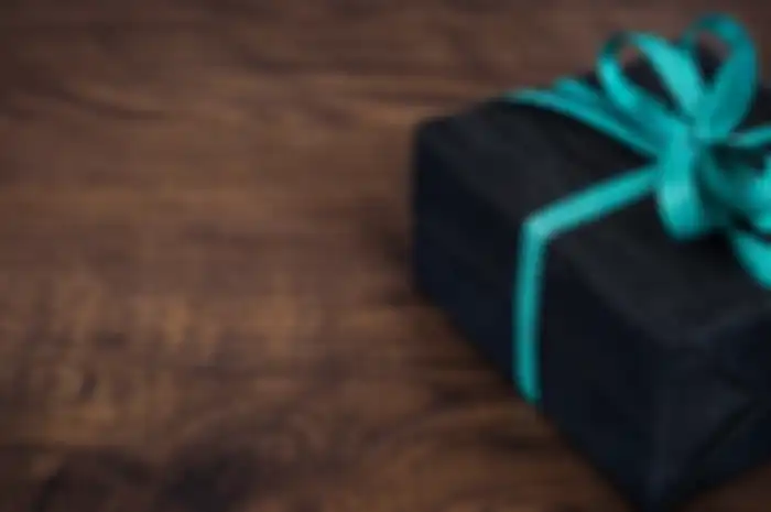 Bisa meninggalkan kesan mendalam, ada banyak ide hadiah menarik untuk ayah mertua yang bisa Anda berikan.