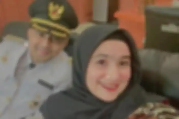 Sonya Fatmala dan suami, Hengky Kurniawan.