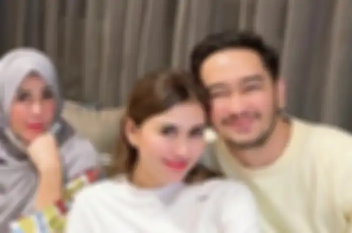 Amy Qanita bersama Jeje Govinda dan Syahnaz Sadiqah.