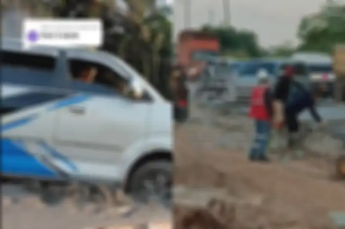 Viral di TikTok sebuah mobil terjebak di tengah jalan yang sedang dicor.