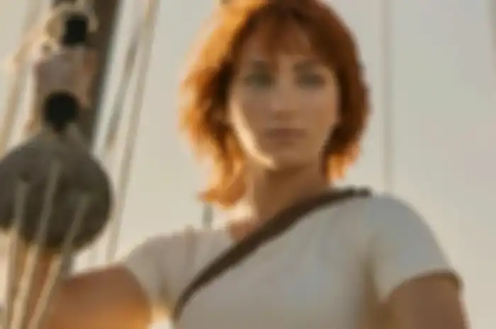 Emily Rudd sebagai Nami