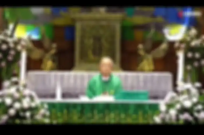Pastor Romo Antonius Wahadi Martaatmaja tengah memimpin doa dan tiba-tiba gempa mengguncang.