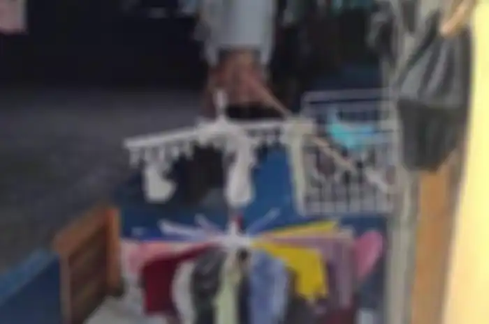 VIRAL aksi teror ketuk pintu rumah tengah malam di Serang Banten, setelah dicek tak ada orang, terekam CCTV. 