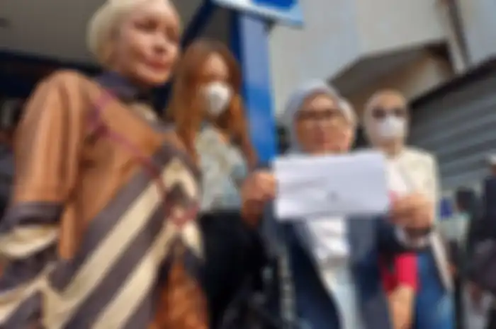 Korban pelecehan seksual Miss Universe Indonesia di Polda Metro Jaya, Senin (7/8/2023).
